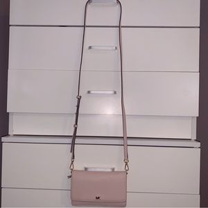 Michael Kors Crossbody Wallet